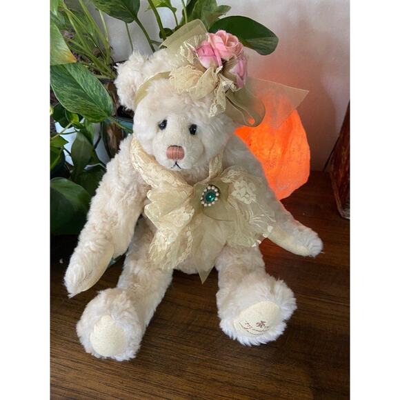 Barton’s Creek Collection Emerald 77007 Victorian styled collectible bear - Picture 2 of 9